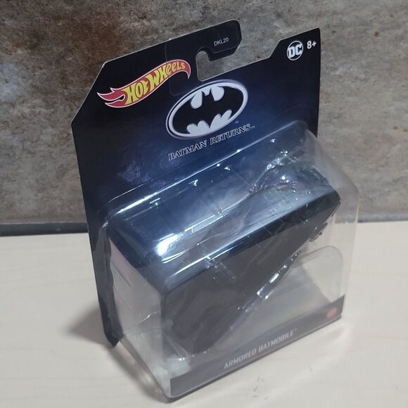 Hot Wheels Armored Batmobile Batman Returns Movie 2021 - Picture 5 of 8